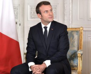 https://commons.wikimedia.org/wiki/File:Vladimir_Putin_and_Emmanuel_Macron_(2017-05-29)_06.jpg